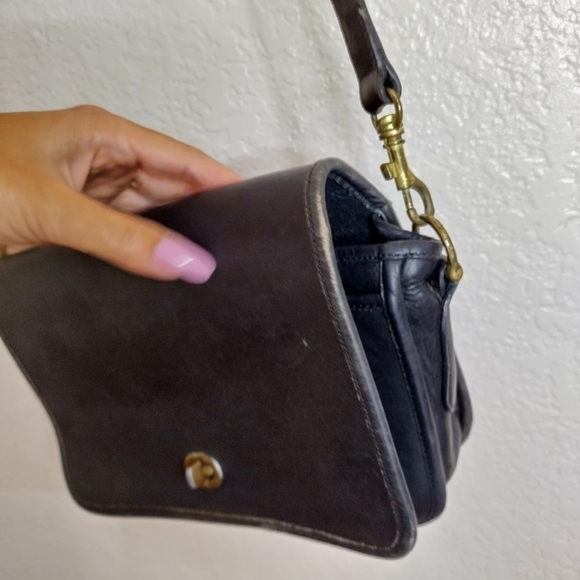 Coach Vintage Penny Pocket black leather Crossbody Purse 22117-06 USA - Picture 5 of 12